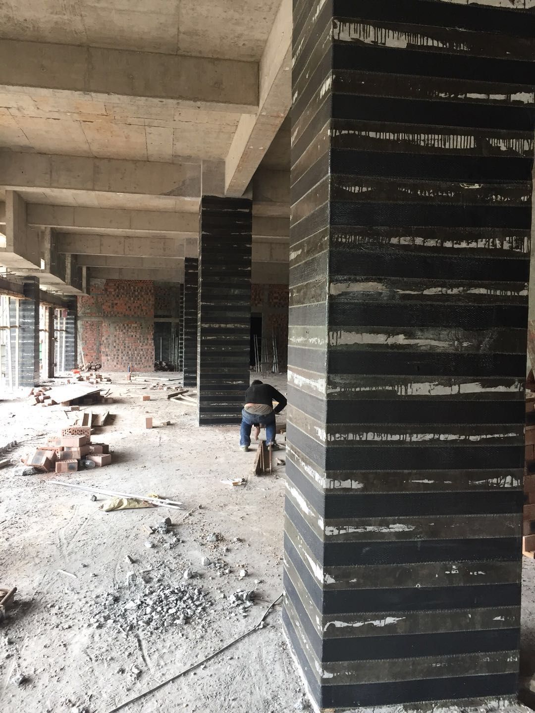 东川碳纤维加固混凝土柱施工