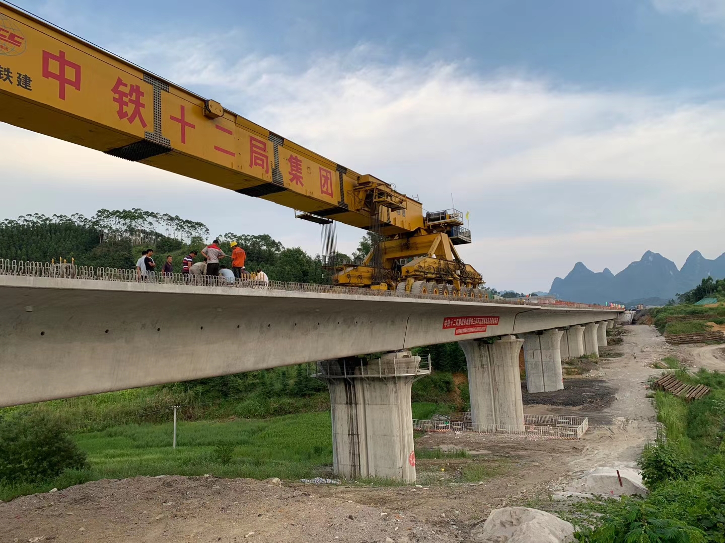 东川预应力加固在公路桥梁施工应用